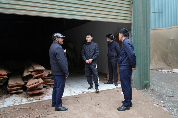 Xã Tây Phương kiểm tra các trường hợp vi phạm đất đai trước thời điểm cưỡng chế- Ảnh 3.