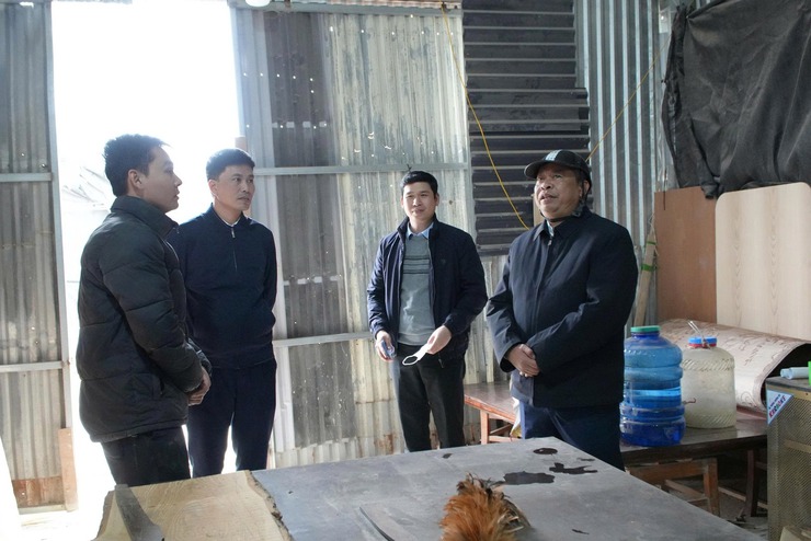 Xã Tây Phương kiểm tra các trường hợp vi phạm đất đai trước thời điểm cưỡng chế- Ảnh 2.