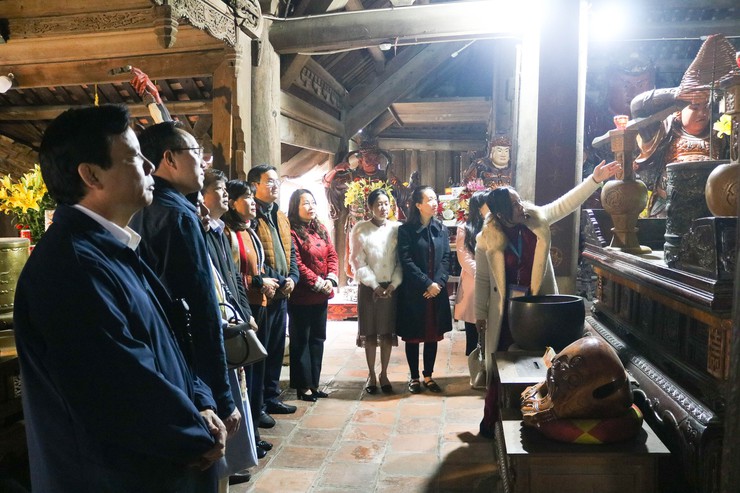 Đoàn đại biểu Đảng bộ tỉnh ủy tỉnh Tây Ninh tham dự đại hội XIV của Đảng dâng hương, vãn cảnh Chùa Thầy- Ảnh 8.