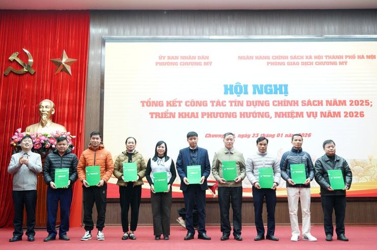 04 tập thể và 39 cá nhân có thành tích xuất sắc trong công tác tín dụng chính sách xã hội năm 2025 được biểu dương, khen thưởng- Ảnh 5.
