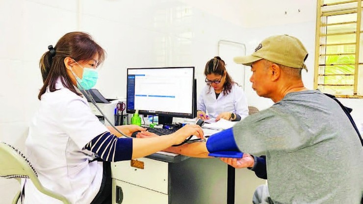 Cải thiện công nghệ và chuyên môn cho y tế cơ sở- Ảnh 1.