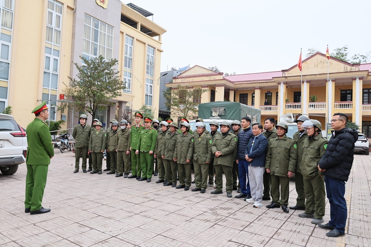 Quảng Bị ra quân cao điểm xử lý các “điểm nghẽn” về trật tự an toàn giao thông, trật tự đô thị, trật tự công cộng- Ảnh 2.