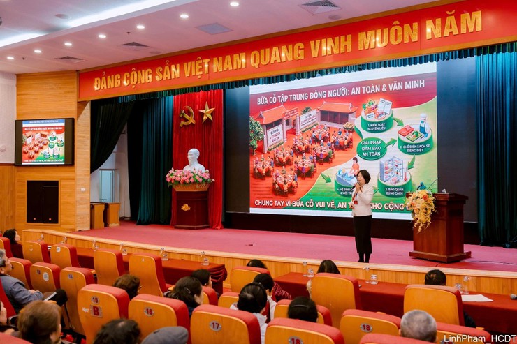 ỦY BAN NHÂN DÂN PHƯỜNG VIỆT HƯNG SẴN SÀNG TỔ CHỨC CÁC LỄ HỘI XUÂN BÍNH NGỌ VUI TƯƠI, ĐẢM BẢO AN TOÀN THỰC PHẨM - Ảnh 10.