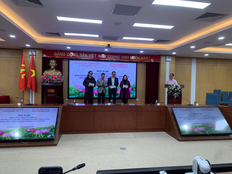 Hội nghị triển khai nhiệm vụ trọng tâm năm 2026 và trao thưởng đối với các tập thể, cá nhân tiêu biểu trong thực hiện tín dụng chính sách năm 2025
- Ảnh 3.