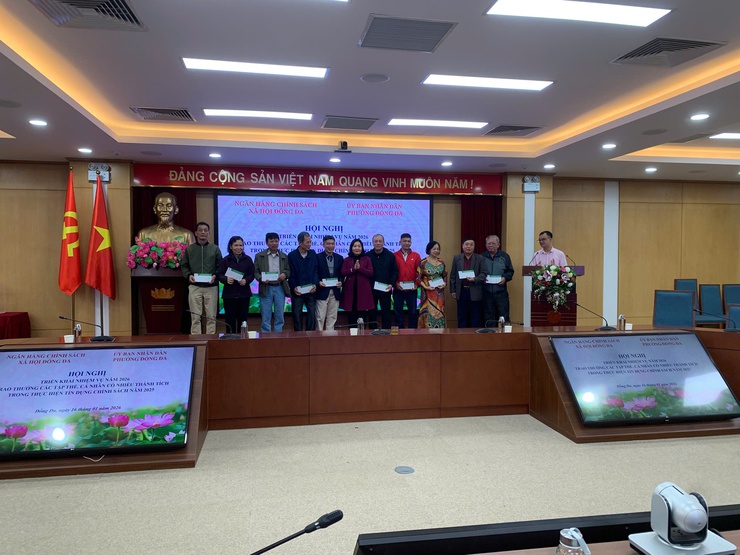 Hội nghị triển khai nhiệm vụ trọng tâm năm 2026 và trao thưởng đối với các tập thể, cá nhân tiêu biểu trong thực hiện tín dụng chính sách năm 2025
- Ảnh 2.