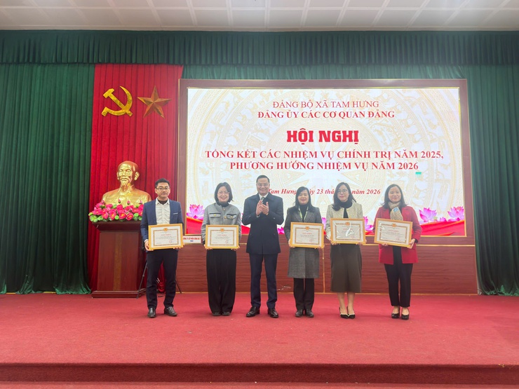 Đảng bộ các cơ quan Đảng xã Tam Hưng: Khẳng định vai trò nòng cốt trong năm bản lề 2025- Ảnh 4.