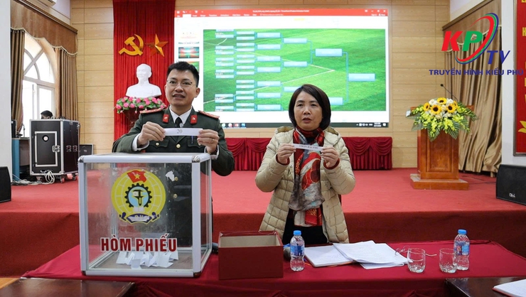 KIỀU PHÚ TRIỂN KHAI GIẢI BÓNG ĐÁ NAM, NỮ CHÀO MỪNG ĐẠI HỘI ĐẢNG TOÀN QUỐC LẦN THỨ XIV- Ảnh 13.