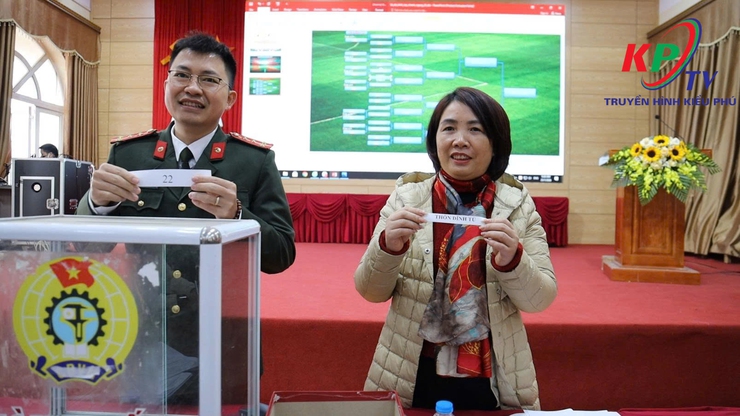 KIỀU PHÚ TRIỂN KHAI GIẢI BÓNG ĐÁ NAM, NỮ CHÀO MỪNG ĐẠI HỘI ĐẢNG TOÀN QUỐC LẦN THỨ XIV- Ảnh 12.