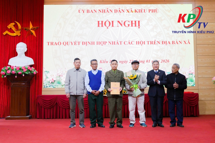 Xã Kiều Phú tổ chức Hội nghị công bố các quyết định hợp nhất các tổ chức Hội- Ảnh 8.