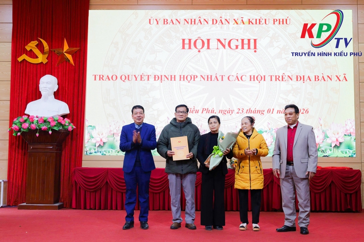 Xã Kiều Phú tổ chức Hội nghị công bố các quyết định hợp nhất các tổ chức Hội- Ảnh 6.