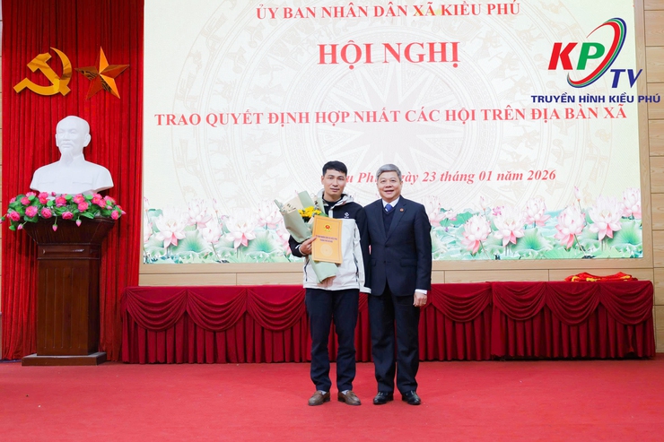 Xã Kiều Phú tổ chức Hội nghị công bố các quyết định hợp nhất các tổ chức Hội- Ảnh 3.