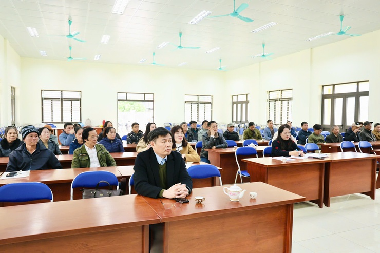 Hội nghị đối thoại với người sử dụng đất về dự thảo phương án bồi thường, hỗ trợ và tái định cư trong phạm vi dự án cải tạo, nâng cấp Quốc lộ 6 đoạn Ba La - Xuân Mai- Ảnh 2.