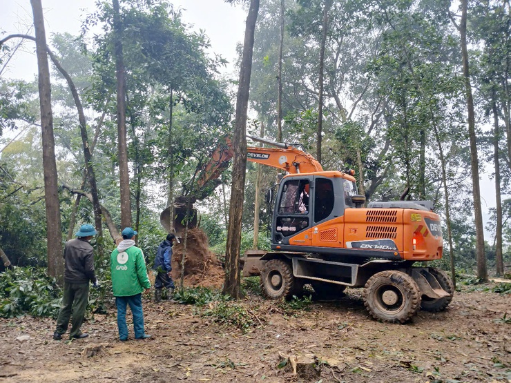 Phường Tùng Thiện tổ chức ra quân tổng vệ sinh môi trường tại khuôn viên Miếu Đượng - Tổ dân phố Kỳ Sơn- Ảnh 4.