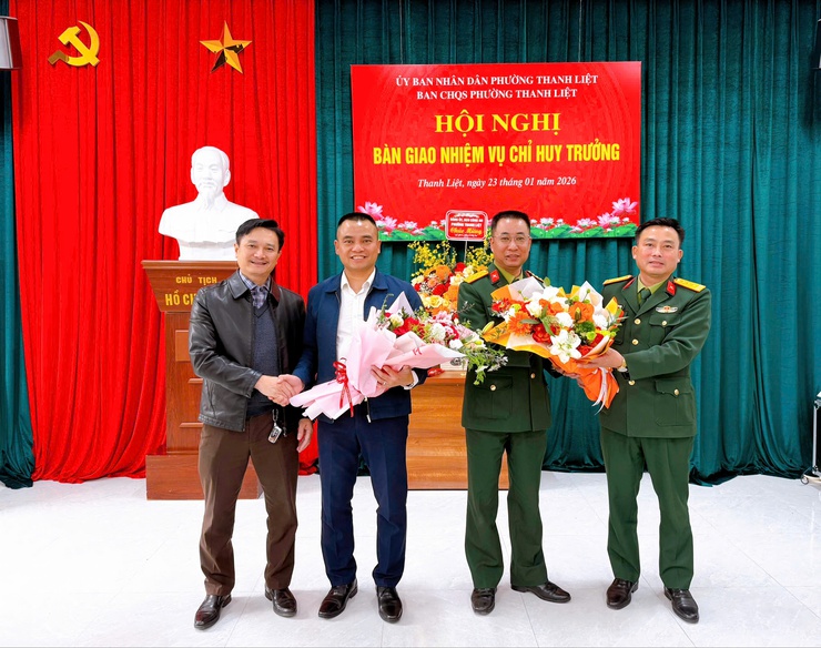 Bàn giao nhiệm vụ Chỉ huy trưởng Ban CHQS phường Thanh Liệt- Ảnh 5.