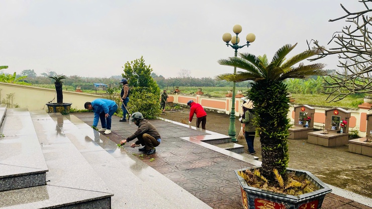 Nam Phù: Ra quân tổng vệ sinh môi trường - lan toả khí thế thi đua chào mừng thành công Đại hội XIV của Đảng- Ảnh 7.