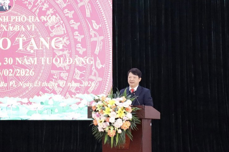 HỘI NGHỊ TRAO TẶNG HUY HIỆU ĐẢNG ĐỢT 3/2/2026 TẠI ĐẢNG BỘ XÃ BA VÌ- Ảnh 1.