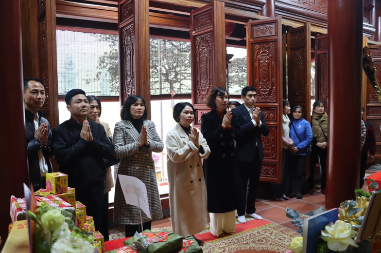 RỘN RÀNG LỄ HỘI LÀNG NGHỀ BÁNH CHƯNG TRUYỀN THỐNG ĐINH XÁ XUÂN 2026 – LAN TỎA HỒN TẾT VIỆT- Ảnh 1.