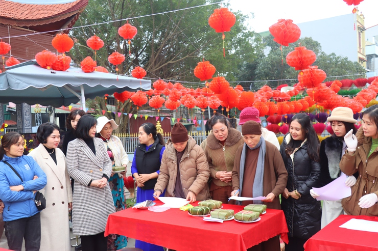 RỘN RÀNG LỄ HỘI LÀNG NGHỀ BÁNH CHƯNG TRUYỀN THỐNG ĐINH XÁ XUÂN 2026 – LAN TỎA HỒN TẾT VIỆT- Ảnh 7.