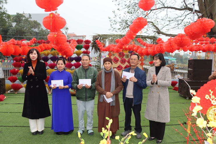 RỘN RÀNG LỄ HỘI LÀNG NGHỀ BÁNH CHƯNG TRUYỀN THỐNG ĐINH XÁ XUÂN 2026 – LAN TỎA HỒN TẾT VIỆT- Ảnh 14.