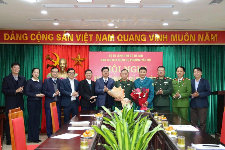 Phường Yên Sở tổ chức hội nghị bàn giao nhiệm vụ Chỉ huy trưởng Ban Chỉ huy Quân sự Phường- Ảnh 3.