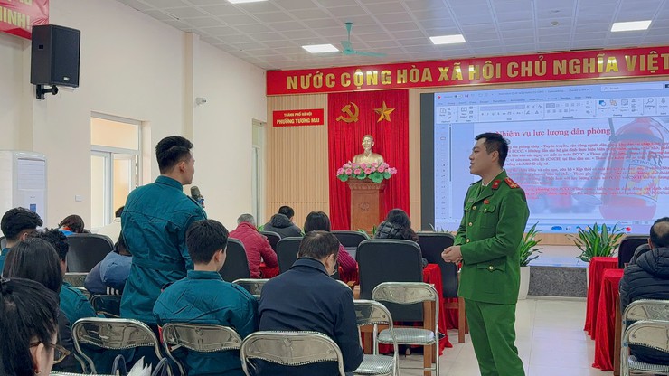 Phường Tương Mai tổ chức hội nghị tuyên truyền, phổ biến kiến thức về  công tác PCCC&CNCH cho lực lượng cán bộ, công chức thuộc Đảng uỷ - HĐND – UBND - UBMTTQ Phường và lực lượng dân quân thường trực.- Ảnh 24.