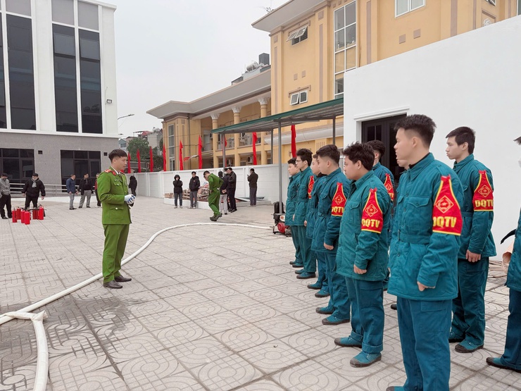 Phường Tương Mai tổ chức hội nghị tuyên truyền, phổ biến kiến thức về  công tác PCCC&CNCH cho lực lượng cán bộ, công chức thuộc Đảng uỷ - HĐND – UBND - UBMTTQ Phường và lực lượng dân quân thường trực.- Ảnh 31.