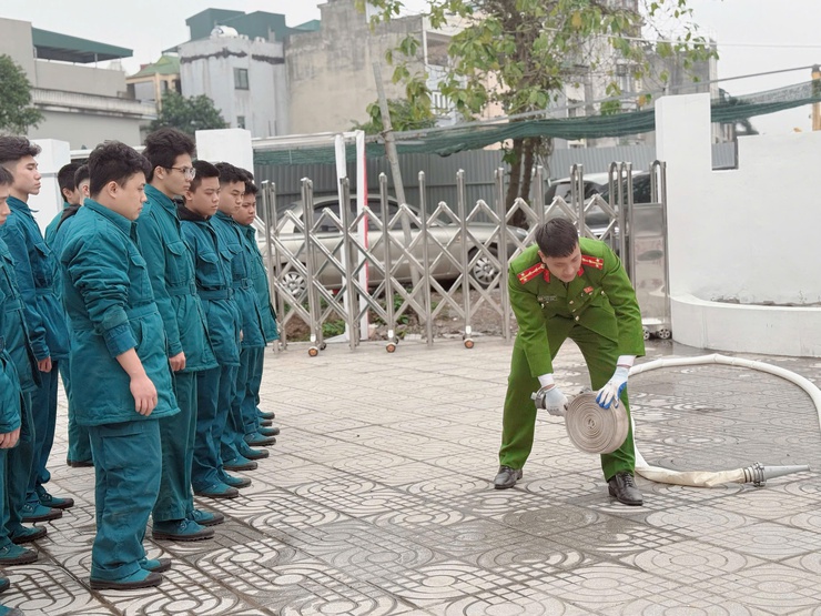 Phường Tương Mai tổ chức hội nghị tuyên truyền, phổ biến kiến thức về  công tác PCCC&CNCH cho lực lượng cán bộ, công chức thuộc Đảng uỷ - HĐND – UBND - UBMTTQ Phường và lực lượng dân quân thường trực.- Ảnh 23.