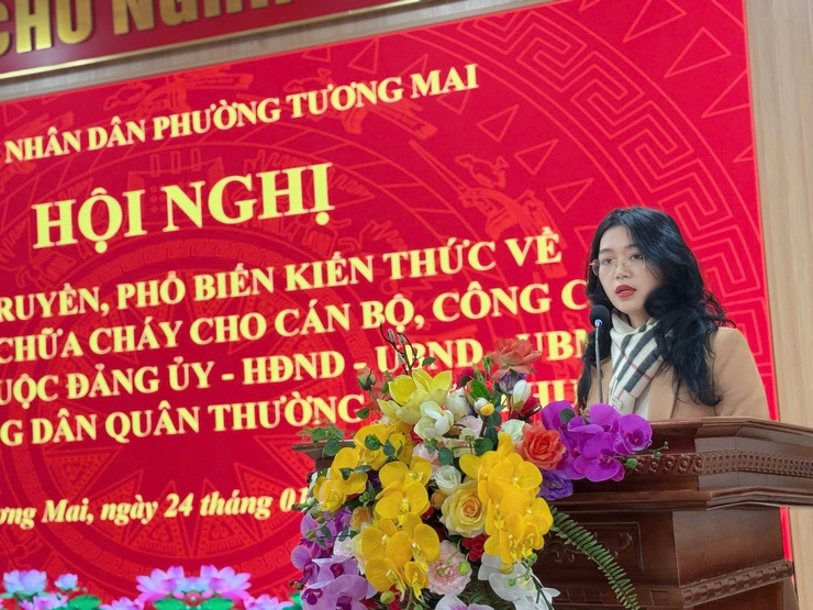 Phường Tương Mai tổ chức hội nghị tuyên truyền, phổ biến kiến thức về  công tác PCCC&CNCH cho lực lượng cán bộ, công chức thuộc Đảng uỷ - HĐND – UBND - UBMTTQ Phường và lực lượng dân quân thường trực.- Ảnh 1.