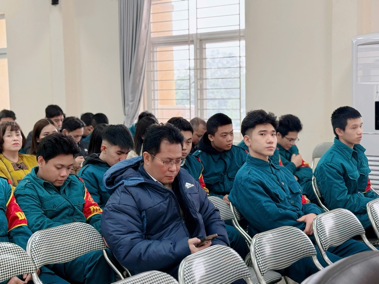 Phường Tương Mai tổ chức hội nghị tuyên truyền, phổ biến kiến thức về  công tác PCCC&CNCH cho lực lượng cán bộ, công chức thuộc Đảng uỷ - HĐND – UBND - UBMTTQ Phường và lực lượng dân quân thường trực.- Ảnh 7.