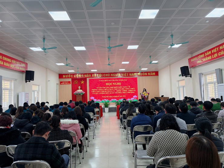 Phường Tương Mai tổ chức hội nghị tuyên truyền, phổ biến kiến thức về  công tác PCCC&CNCH cho lực lượng cán bộ, công chức thuộc Đảng uỷ - HĐND – UBND - UBMTTQ Phường và lực lượng dân quân thường trực.- Ảnh 8.