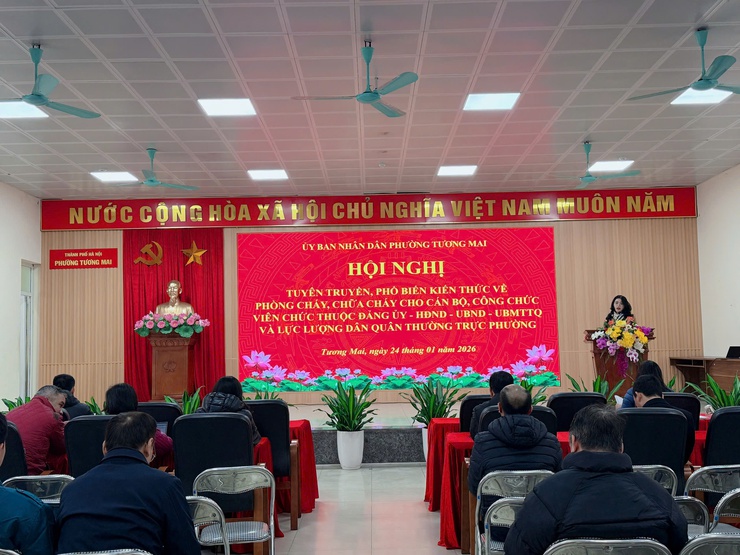 Phường Tương Mai tổ chức hội nghị tuyên truyền, phổ biến kiến thức về  công tác PCCC&CNCH cho lực lượng cán bộ, công chức thuộc Đảng uỷ - HĐND – UBND - UBMTTQ Phường và lực lượng dân quân thường trực.- Ảnh 9.