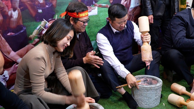 TRẢI NGHIỆM GIÃ GIÒ CHẢ TRUYỀN THỐNG ƯỚC LỄ – TÔN VINH GIÁ TRỊ VĂN HÓA ẨM THỰC THUẦN VIỆT- Ảnh 9.