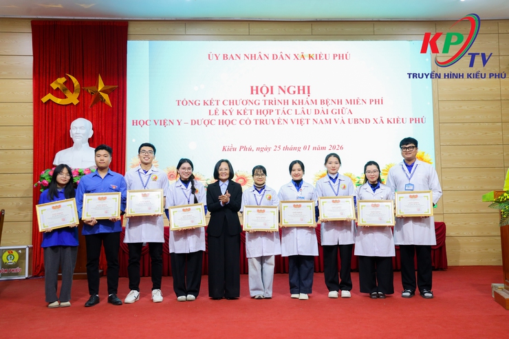 UBND xã Kiều Phú tổ chức Hội nghị tổng kết công tác khám bệnh, tư vấn sức khỏe, và ký hợp tác lâu dài với Học viện Y – Dược học cổ truyền Việt Nam - Ảnh 7.