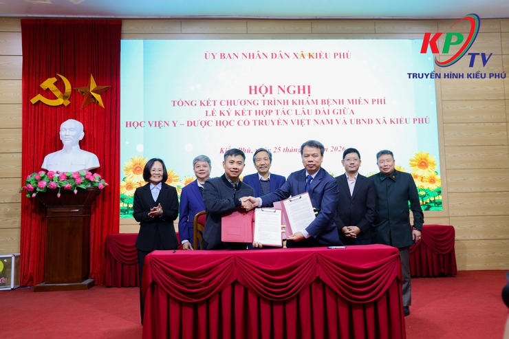 UBND xã Kiều Phú tổ chức Hội nghị tổng kết công tác khám bệnh, tư vấn sức khỏe, và ký hợp tác lâu dài với Học viện Y – Dược học cổ truyền Việt Nam - Ảnh 9.