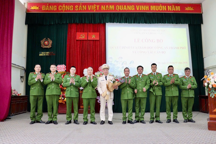 Công an xã Hồng Vân: Công bố quyết dịnh của Giám đốc công an thành phố Hà Nội về công tác cán bộ- Ảnh 3.
