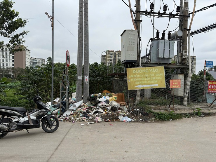 Phường Phú Lương tập trung xử lý điểm nghẽn về vệ sinh môi trường dịp Tết- Ảnh 1.