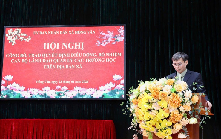 Xã Hồng Vân trao quyết định điều động, luân chuyển, bổ nhiệm hiệu trưởng, phó hiệu trưởng các nhà trường - Ảnh 9.