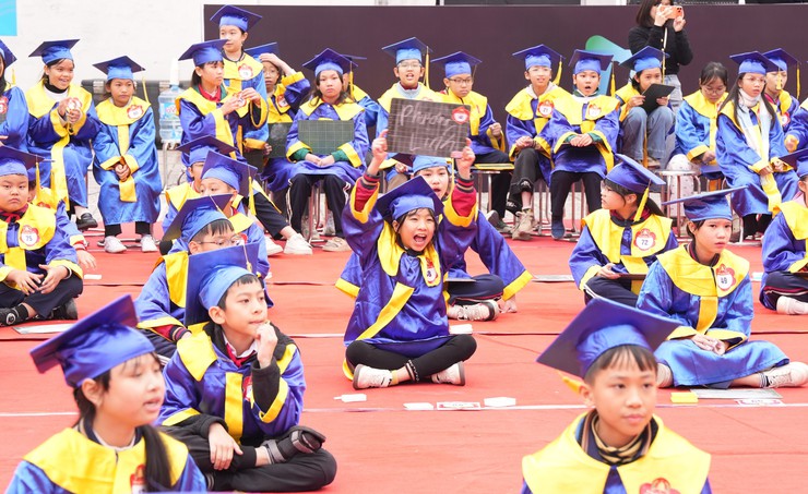 Thiếu nhi Bát Tràng hào hứng tham gia hội thi "Rung chuông vàng" và vẽ tranh chào Xuân- Ảnh 3.