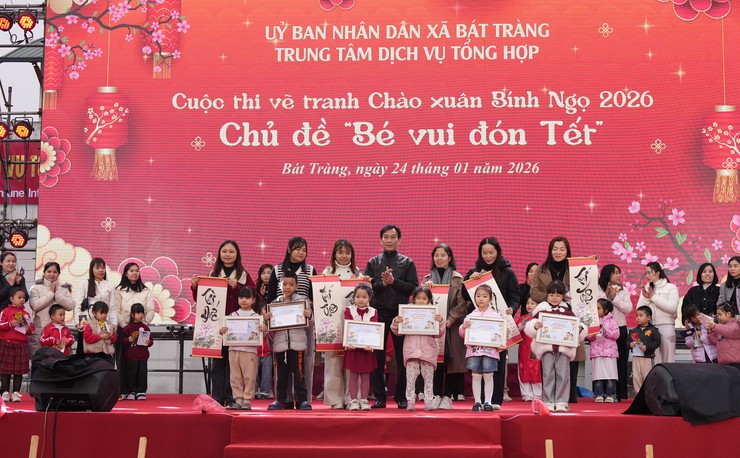 Thiếu nhi Bát Tràng hào hứng tham gia hội thi "Rung chuông vàng" và vẽ tranh chào Xuân- Ảnh 9.