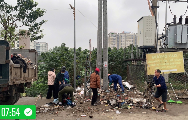 Phường Phú Lương tập trung xử lý điểm nghẽn về vệ sinh môi trường dịp Tết- Ảnh 2.