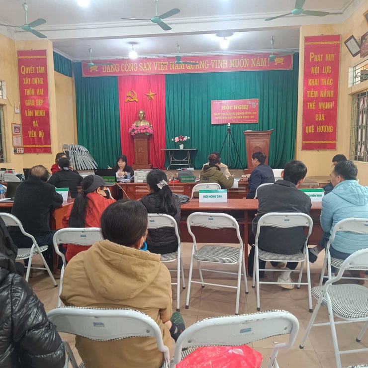 Ngân hàng chính sách xã hội Chương Mỹ tổ chức phiên giao dịch lưu động tại xã Phú Nghĩa- Ảnh 1.