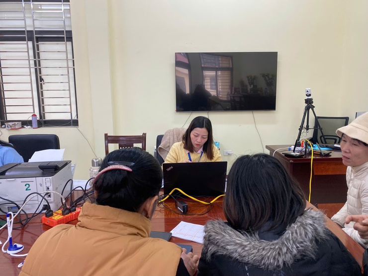 Ngân hàng chính sách xã hội Chương Mỹ tổ chức phiên giao dịch lưu động tại xã Phú Nghĩa- Ảnh 2.