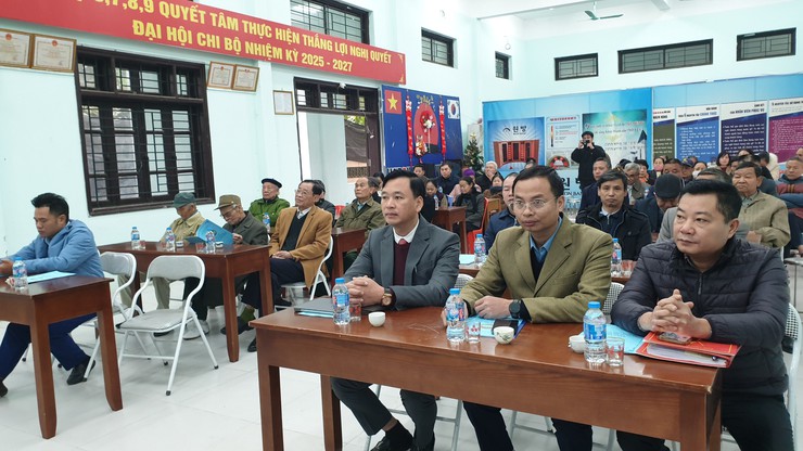 Đồng chí Lương Mạnh Sơn - Bí thư Đảng uỷ, Chủ tịch HĐND phường dự hội nghị đại biểu Nhân dân năm 2026 tại TDP 6,7,8,9 (cụm dân cư Nhân Trạch)- Ảnh 2.