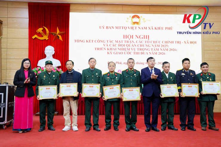 Ủy ban MTTQ Việt Nam xã Kiều Phú tổ chức Hội nghị tổng kết năm 2025, triển khai nhiệm vụ trước, trong và sau Tết Nguyên Đán Bính Ngọ năm 2026. Tổ chức Ký giao ước thi đua năm 2026.- Ảnh 13.