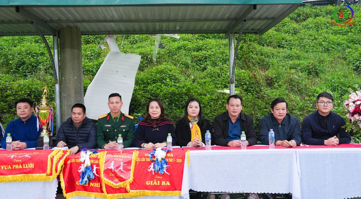 BẾ MẠC GIẢI BÓNG ĐÁ CÁC LỨA TUỔI 8X KHU VỰC SÀI SƠN NĂM 2026- Ảnh 1.