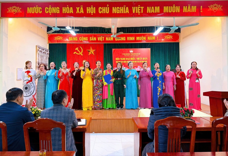 Đồng chí Bùi Huy Hoàng – Chủ tịch UBND phường dự Hội nghị Đại biểu Nhân dân bàn việc xây dựng đời sống văn hóa ở cơ sở tại TDP Yên Xá - Ảnh 9.