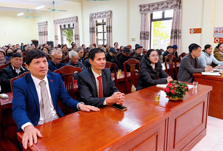 Đồng chí Bùi Huy Hoàng – Chủ tịch UBND phường dự Hội nghị Đại biểu Nhân dân bàn việc xây dựng đời sống văn hóa ở cơ sở tại TDP Yên Xá - Ảnh 2.