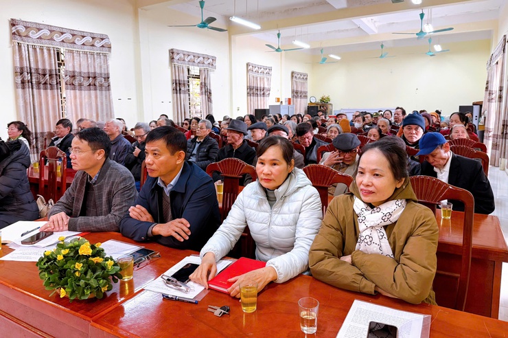 Đồng chí Bùi Huy Hoàng – Chủ tịch UBND phường dự Hội nghị Đại biểu Nhân dân bàn việc xây dựng đời sống văn hóa ở cơ sở tại TDP Yên Xá - Ảnh 1.