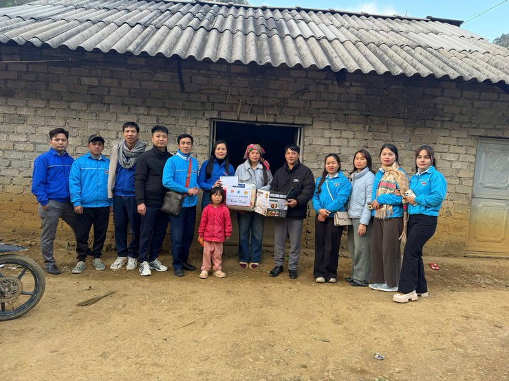 Chương trình “Tình nguyện mùa đông – Tết ấm yêu thương” chào mừng thành công Đại hội Đảng toàn quốc lần thứ XIV- Ảnh 5.