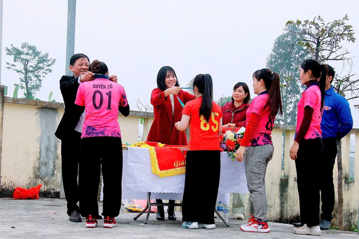 🏐 Khai mạc Giải bóng chuyền hơi nam, nữ chào mừng Đại hội đại biểu toàn quốc lần thứ XIV của Đảng- Ảnh 2.